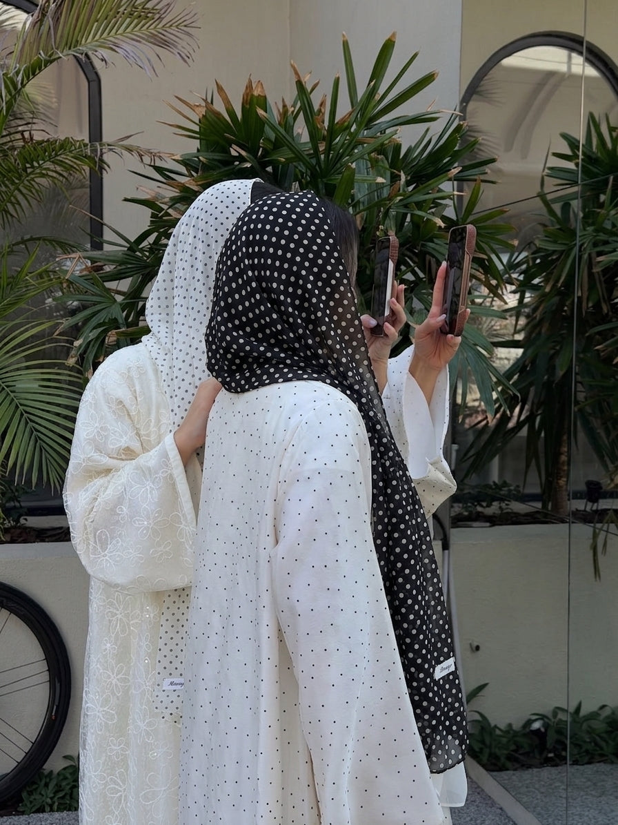 Hijab Lunares